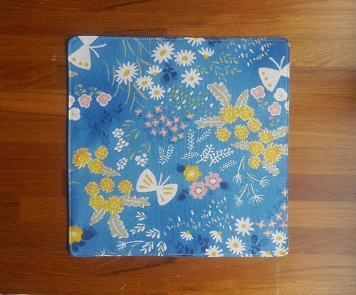 凱蒂．心．手感生活 日本棉布手帕= 春之野原 = 藍 (共4色)