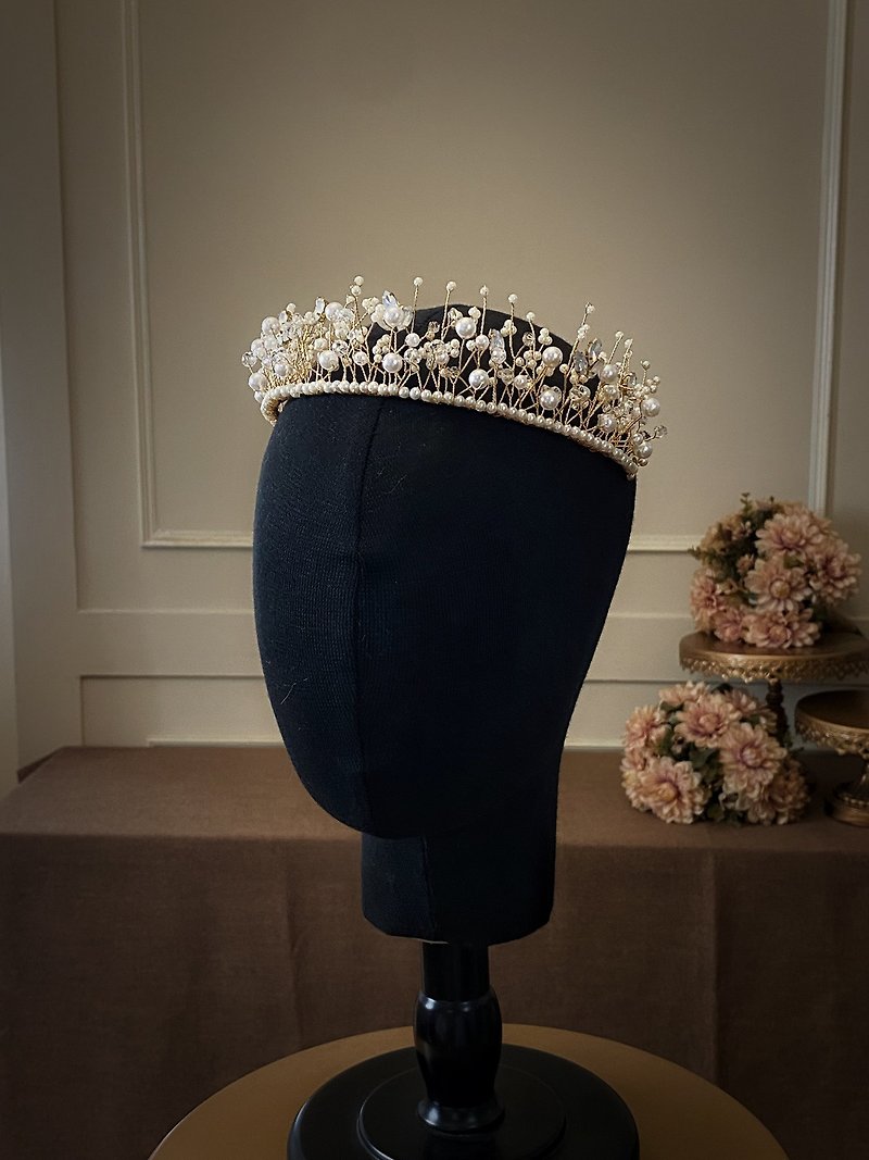 原創手工新娘飾品-凱瑟琳公主 珍珠水晶皇冠+耳環 - 髮夾/髮飾 - 珍珠 