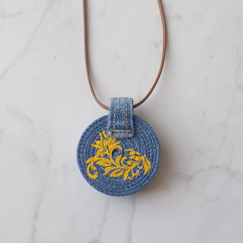 Jeans pendant Recycled denim pendant - 項鍊 - 其他金屬 藍色