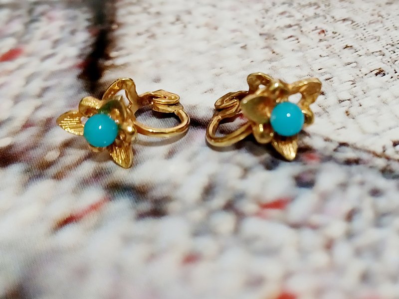 vintage jewelry  古董夾式耳環 金色含珠小耳夾 - 耳環/耳夾/耳骨夾 - 其他金屬 