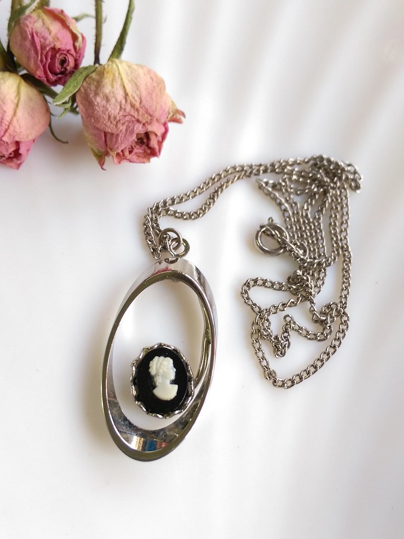【西洋古董飾品】 CAMEO  仕女浮雕 銀圈 項鍊 - 項鍊 - 其他金屬 金色