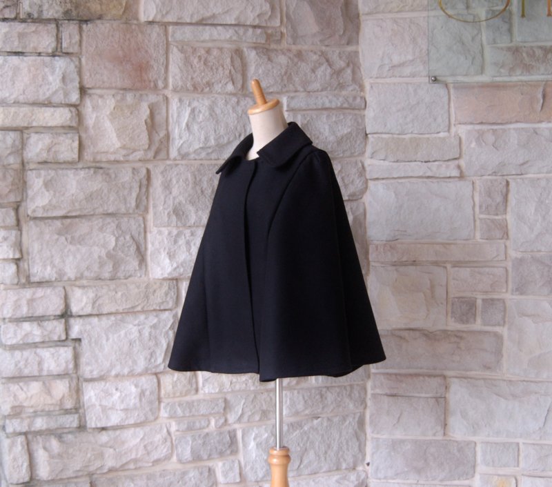 [Elegant cape coat] Midnight navy, dark blue that looks black, wool/cashmere - เสื้อสูท/เสื้อคลุมยาว - ขนแกะ สีดำ