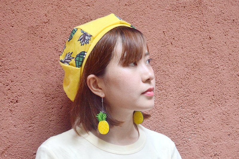 Summer romantic series yellow double-sided hand-painted big pineapple earrings ear clips hand-painted wooden resin seal - ต่างหู - ไม้ สีเหลือง