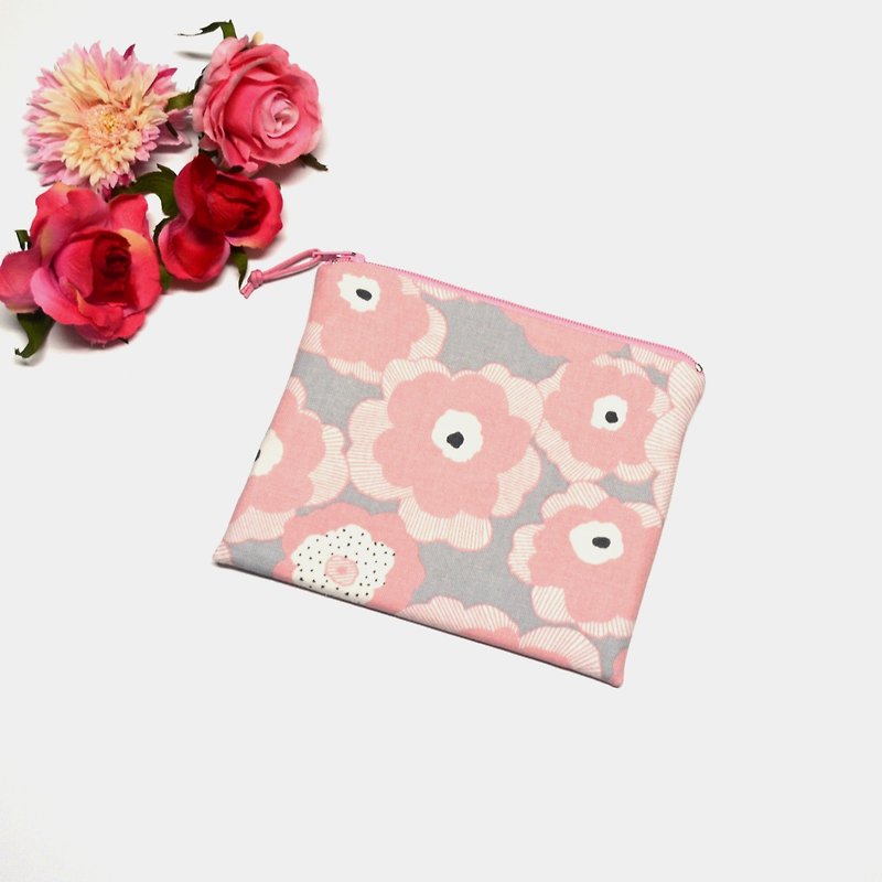 Pink flowers Small Zippered Bag /cosmetic bag/ Zippered Pouch / storage pouch - กระเป๋าเครื่องสำอาง - ผ้าฝ้าย/ผ้าลินิน สึชมพู