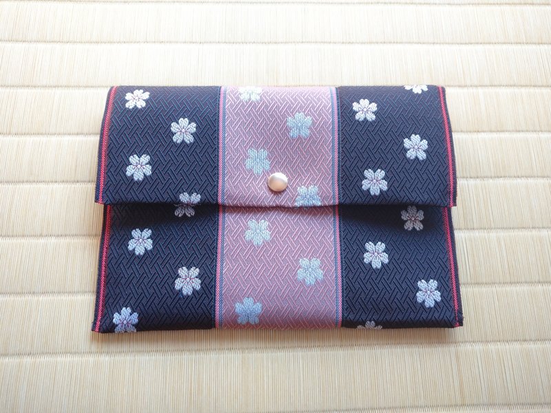 榻榻米邊飾手拿包 吉祥圖案【櫻花 粉・棕】 紅包袋 紅包收納 零錢袋 御朱印帳收納 日本製 手作 - 化妝袋/收納袋 - 其他材質 多色