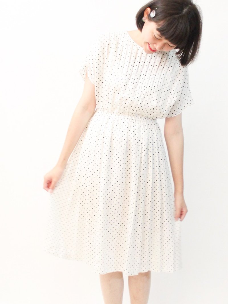 復古清新奶白色圓點點短袖古著洋裝 Vintage Dress - 連身裙 - 聚酯纖維 白色