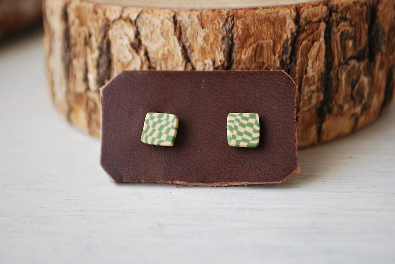 Tiny earrings square green × kinari - ต่างหู - วัสดุอื่นๆ 