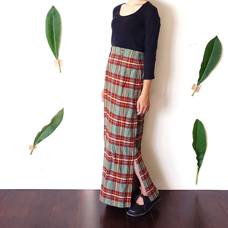 BajuTua / vintage / mixed red and green plaid wool skirt side to open fork - กระโปรง - เส้นใยสังเคราะห์ สีเขียว