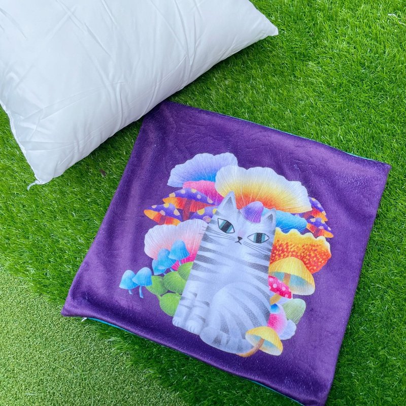 Mushroom kitty | 38*38cm Pillowcase - หมอน - เส้นใยสังเคราะห์ หลากหลายสี