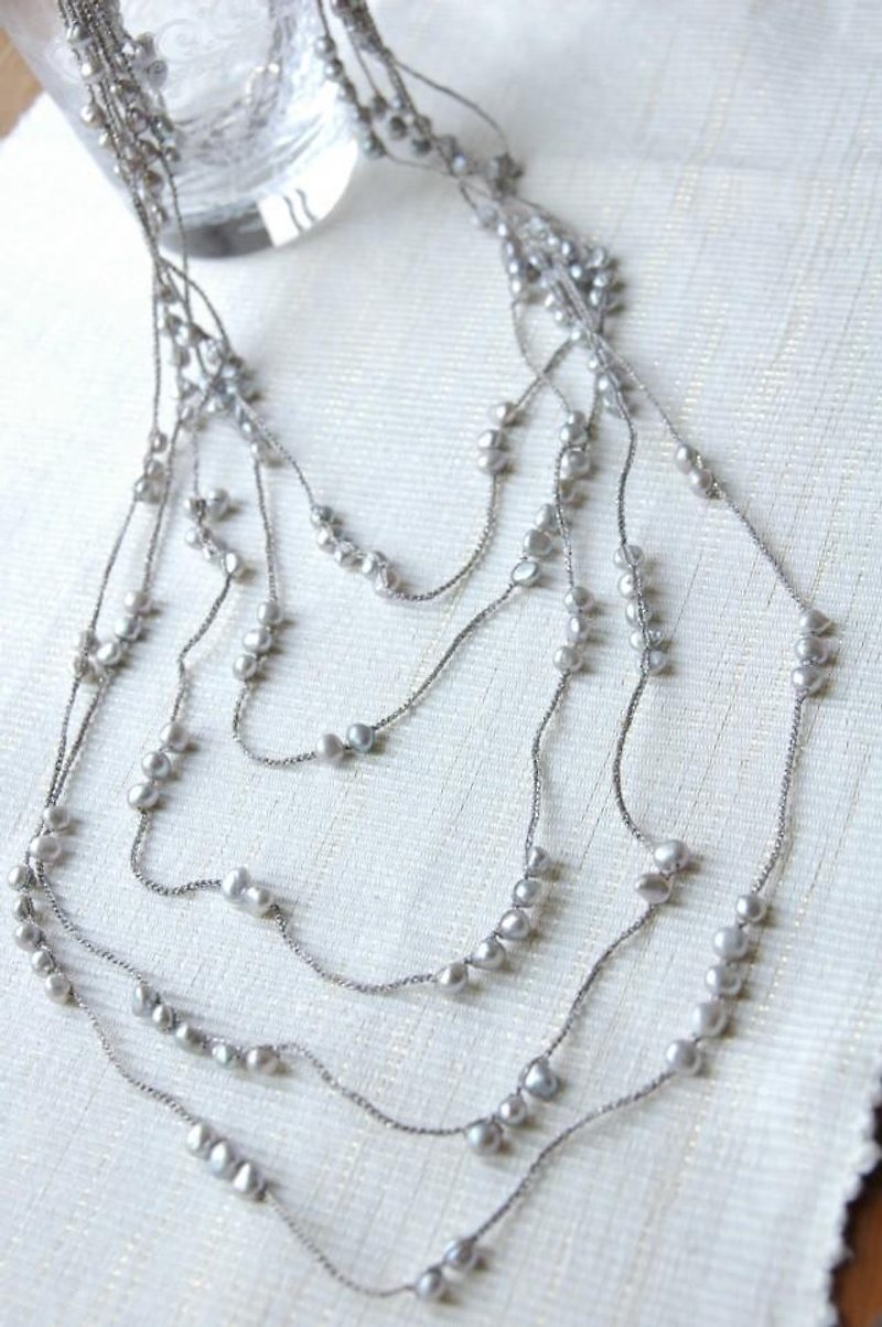 Of freshwater pearl necklace crochet 450 (light gray) - สร้อยคอ - เครื่องเพชรพลอย สีเงิน