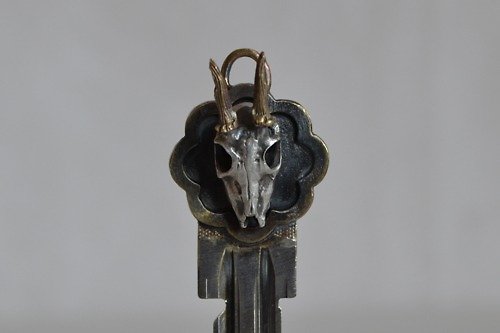 ino-jewelry custom key scull