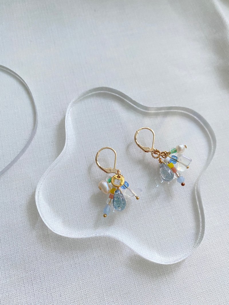 Holiday 法式耳勾 水晶 淡水珍珠 玻璃珠 - 耳環/耳夾/耳骨夾 - 水晶 