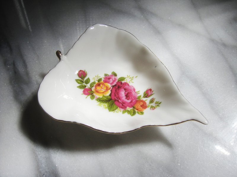 [OLD-TIME] Early second-hand English-style porcelain dishes made in Taiwan - ของวางตกแต่ง - วัสดุอื่นๆ 