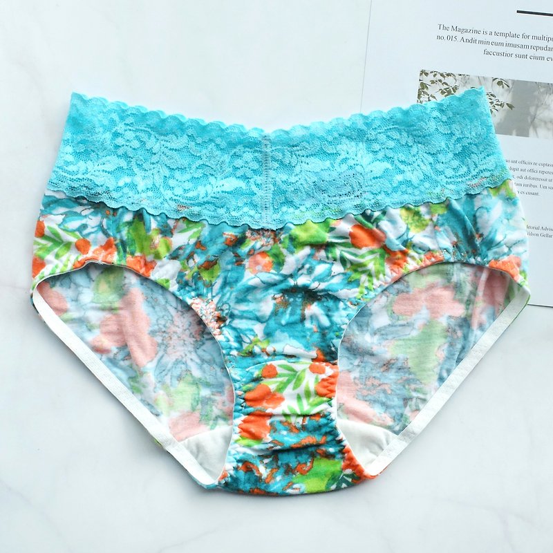 [Handmade inward writing] Blooming, lace, mid-waist briefs, made in Taiwan - Women's Underwear - Other Man-Made Fibers Blue