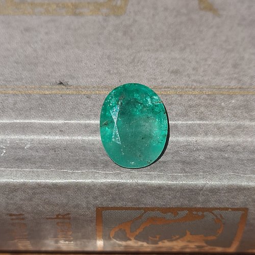 charissagemstone 用於製作珠寶的天然贊比亞祖母綠 重量 2.4 克拉 尺寸 8x10 毫米
