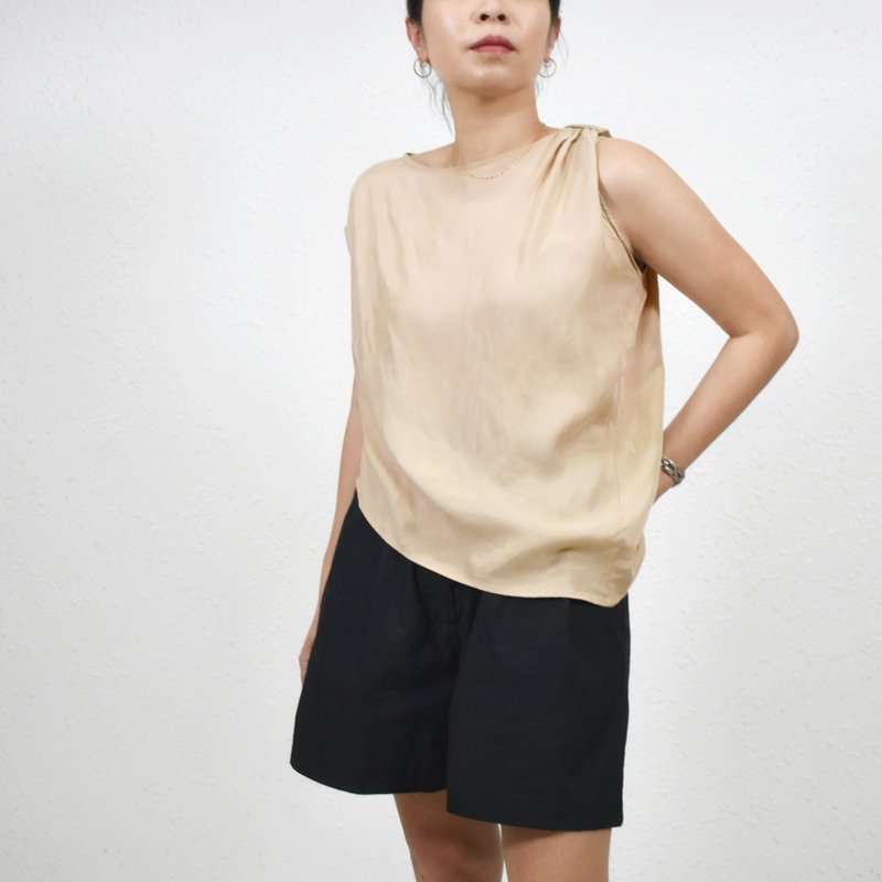 Carreman Top- Beige 淺杏色不對稱上衣 - 女上衣/長袖上衣 - 其他材質 卡其色