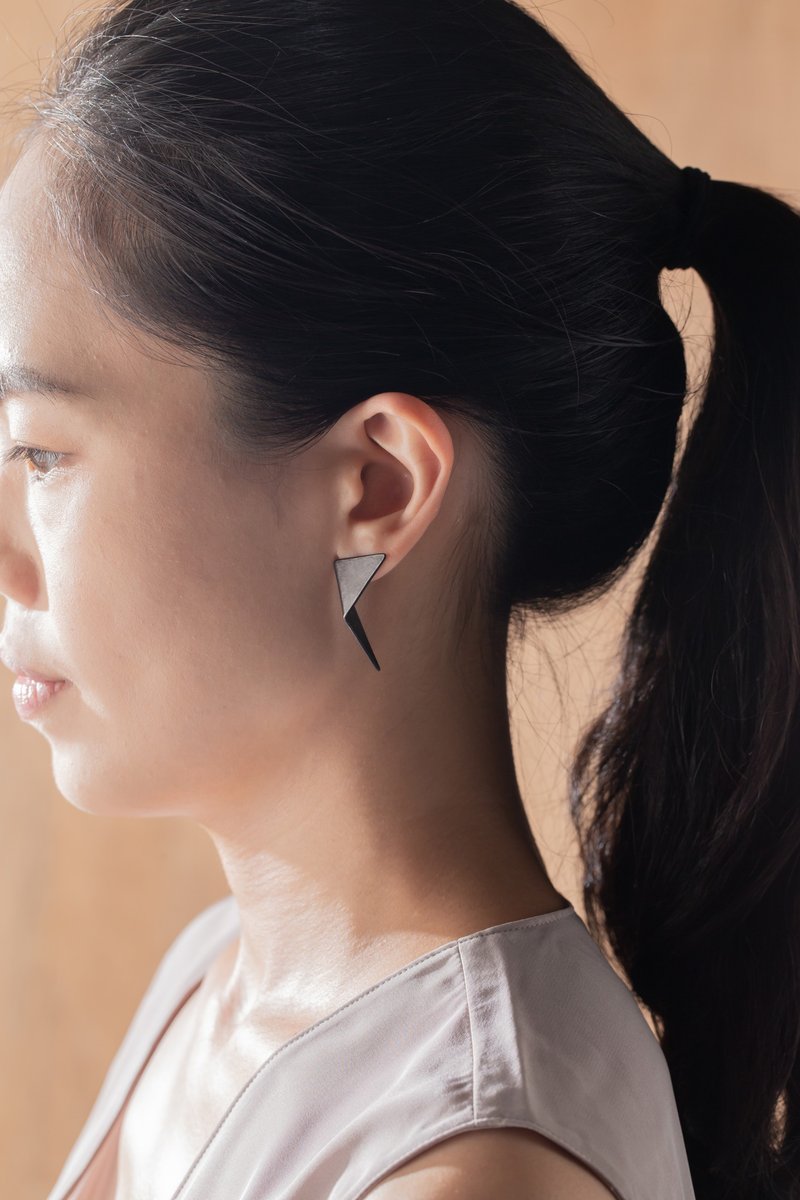 Minimalism 低限主義 地景耳環2號 Sculptural Ear - 耳環/耳夾/耳骨夾 - 銅/黃銅 黑色