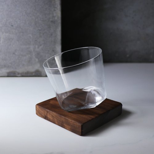 MSA玻璃雕刻 150cc【日本木村硝子】秘密存在的浮動斜率威士忌杯 黑胡桃木底座