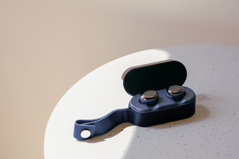 DEAREAR Oval True Bluetooth Headphones-Carbon Black / Army Blue - ที่เก็บหูฟัง - วัสดุอื่นๆ สีน้ำเงิน