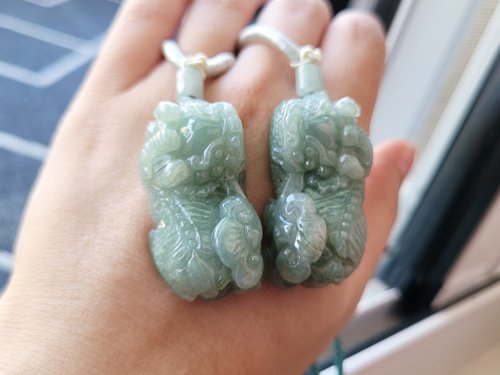 螺絲帽帽工作室 親翠 天然翡翠 冰綠寫實精工雕帶毛流美貔貅 調節式項鍊