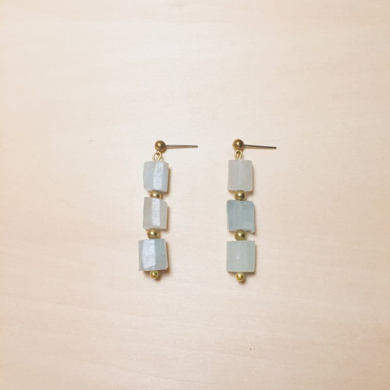 Retro Bronze long irregular aquamarine earrings - ต่างหู - คริสตัล สีน้ำเงิน