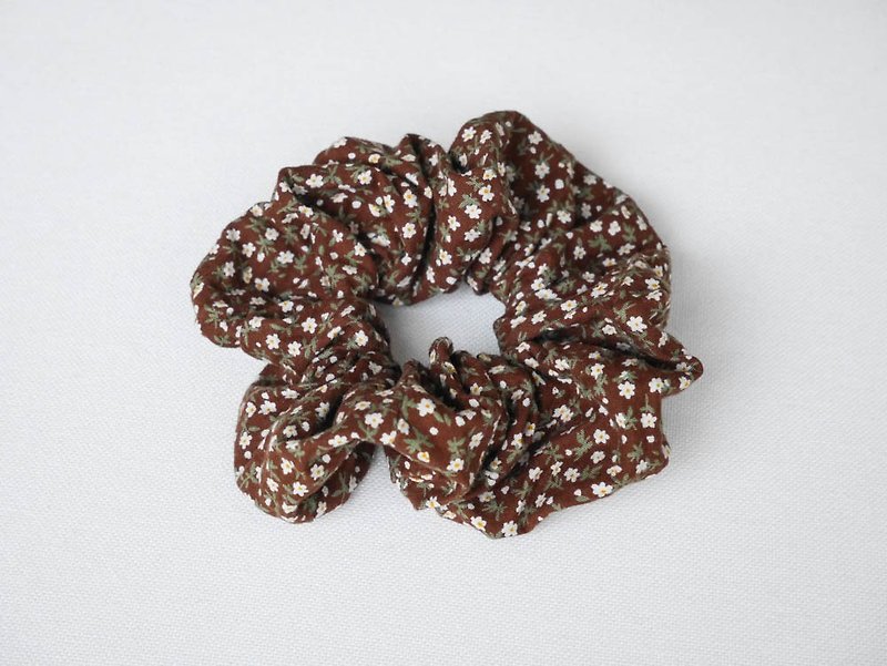 Coffee small floral hair tie - เครื่องประดับผม - ผ้าฝ้าย/ผ้าลินิน สีนำ้ตาล