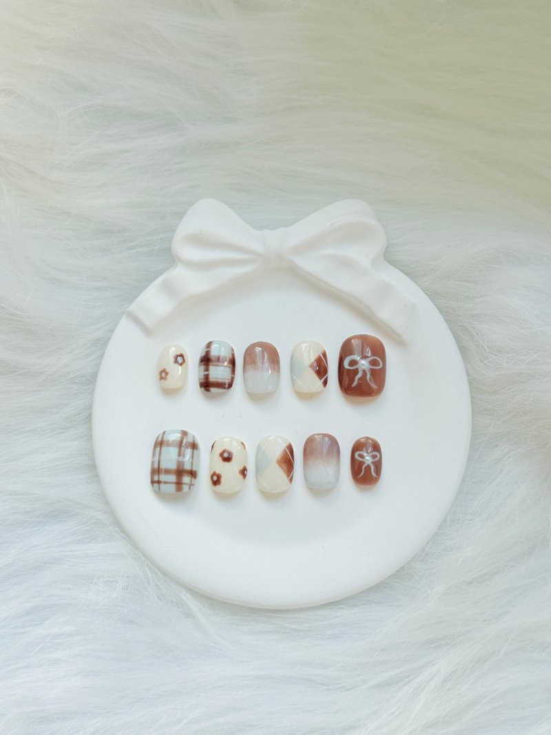 【客製】冬日穿戴甲 | Mint Choco - 指甲油/指甲貼 - 其他材質 多色