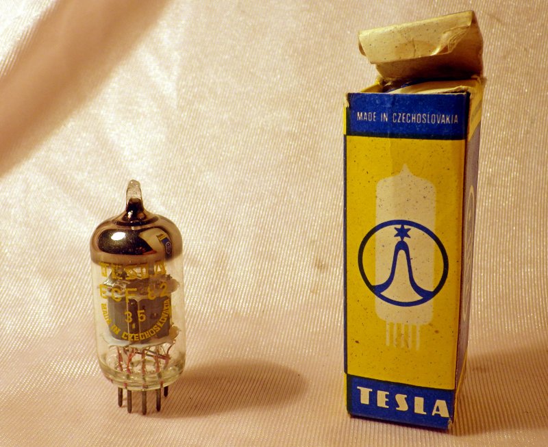 1x ECF82 テスラ三極管 - 五極管周波数コンバーター真空管バルブ 6U8 NOS 新品 - その他 - ガラス 