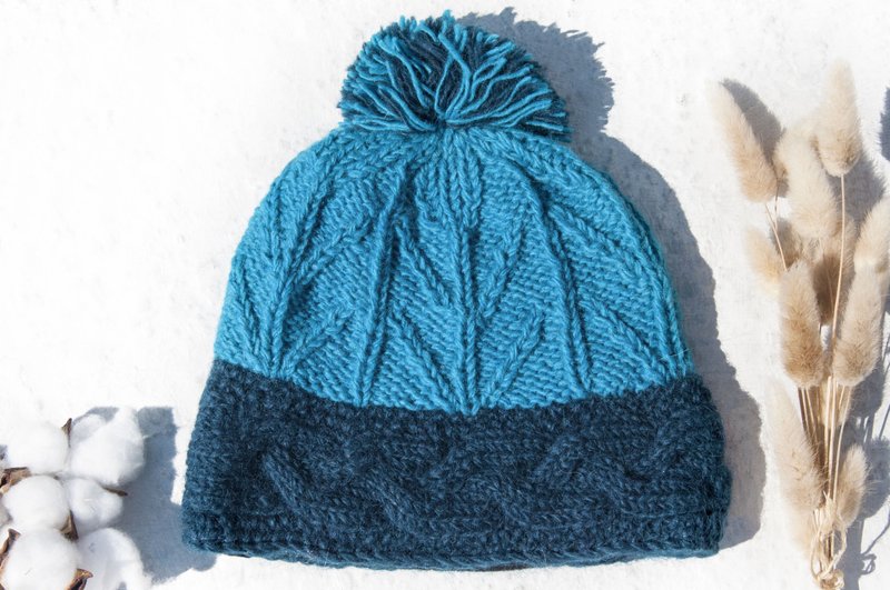 Hand-knitted pure wool hat/knitted hat/knitted woolen hat/inner bristles hand-knitted woolen hat/wool hat-blue ocean - หมวก - ขนแกะ สีน้ำเงิน