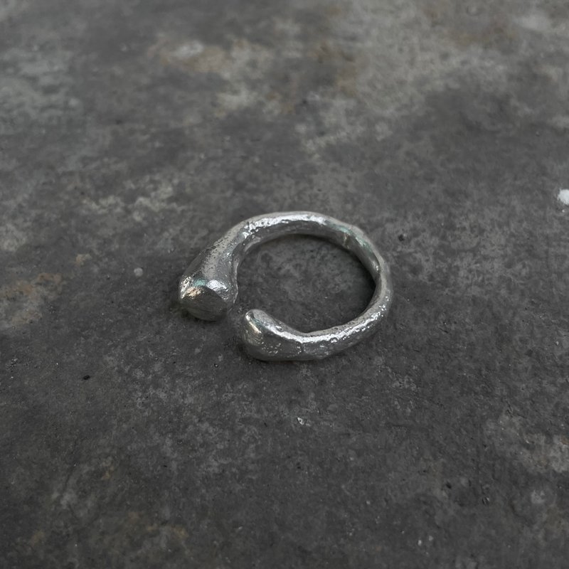 handcrafted bone ring - 戒指 - 純銀 