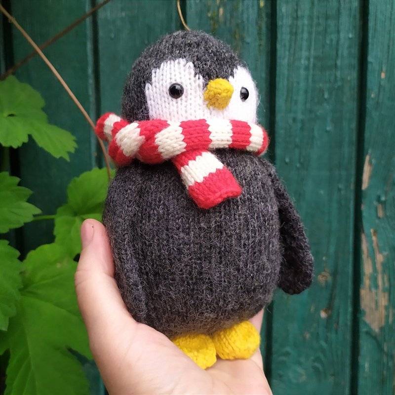 Handmade toy penguin | Knitted toy - 玩偶/公仔 - 羊毛 多色