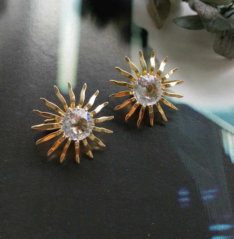 【西洋古董飾品 】SARAH COV Fascination 系列 夾式耳環 - 耳環/耳夾/耳骨夾 - 其他材質 金色
