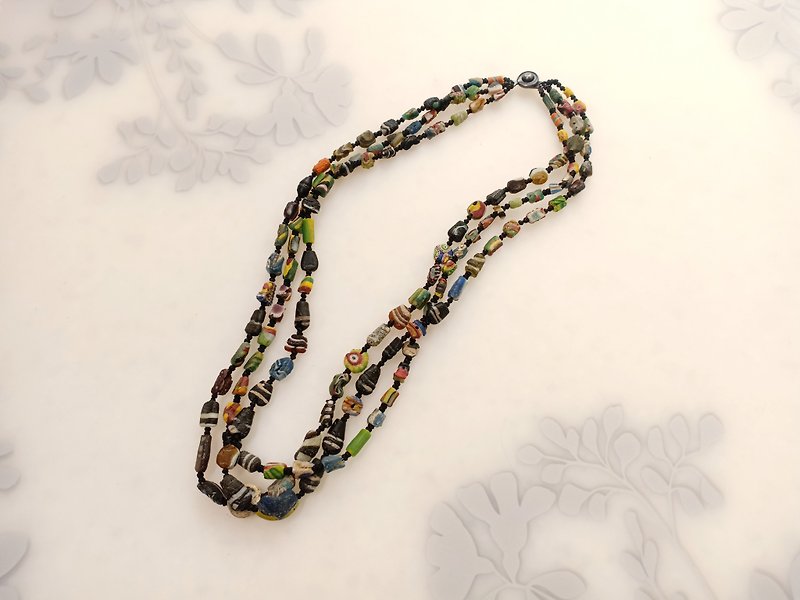SD-057 Colored glass hand-knitted necklace - สร้อยคอ - กระจกลาย สีน้ำเงิน