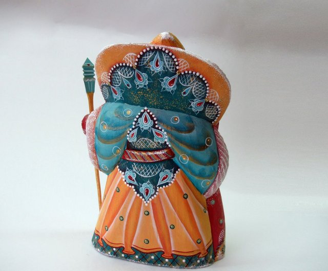 ロシアのサンタの手彫り、収集可能な木彫りのフィギュア、手描きの