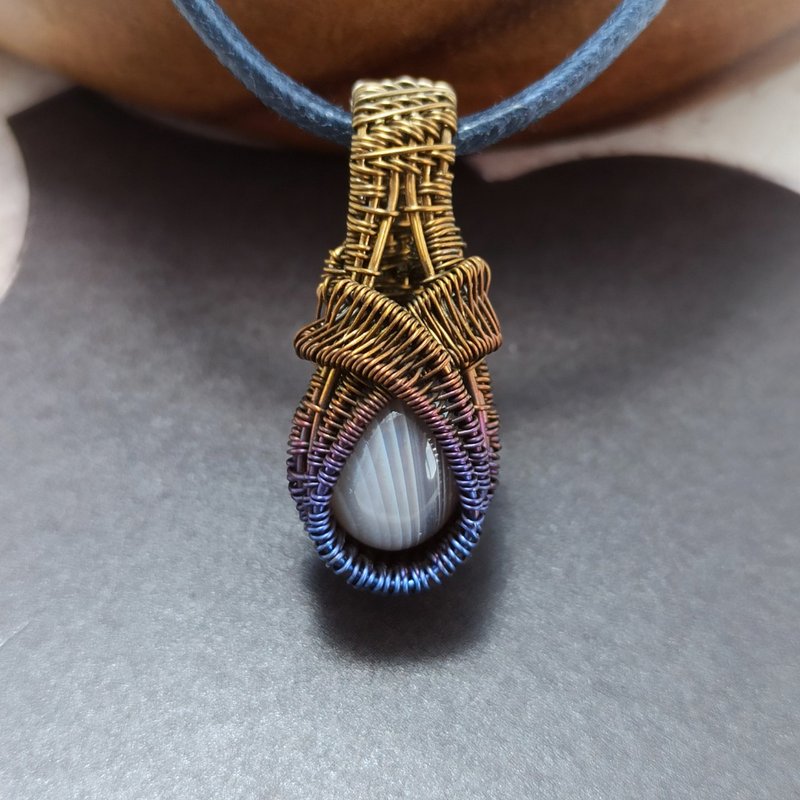 Botswana Agate Titanium Wire Necklace, Natural Stone, Antique Style, Metal Hypoallergenic A060 - สร้อยคอ - โลหะ หลากหลายสี