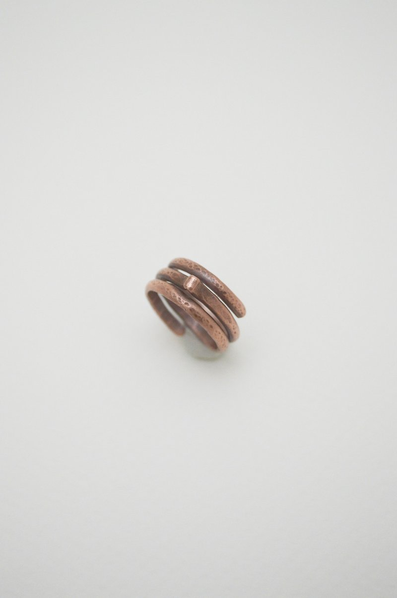 Surrounding-no.8‧Wrap around copper ring - แหวนทั่วไป - โลหะ สีนำ้ตาล