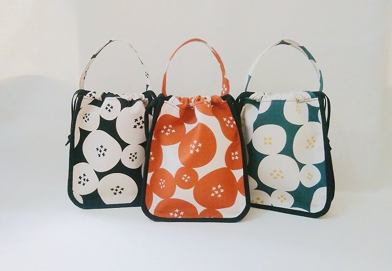 Pop style handbag drawstring pocket small tote bag small square bag - กระเป๋าถือ - ผ้าฝ้าย/ผ้าลินิน หลากหลายสี