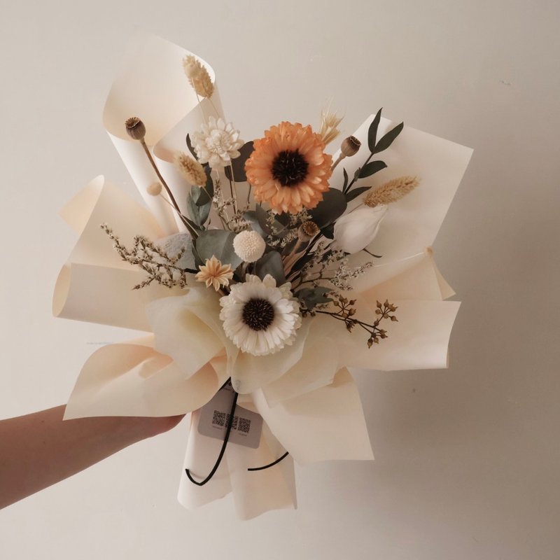 Graduation bouquet orange diffused sunflower sunflower birthday graduation gift - ช่อดอกไม้แห้ง - พืช/ดอกไม้ หลากหลายสี