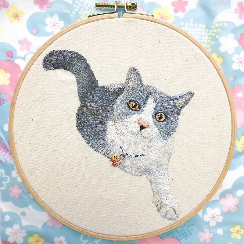 Custom-made animal full-body embroidery frame painting - Brooches - Thread Multicolor