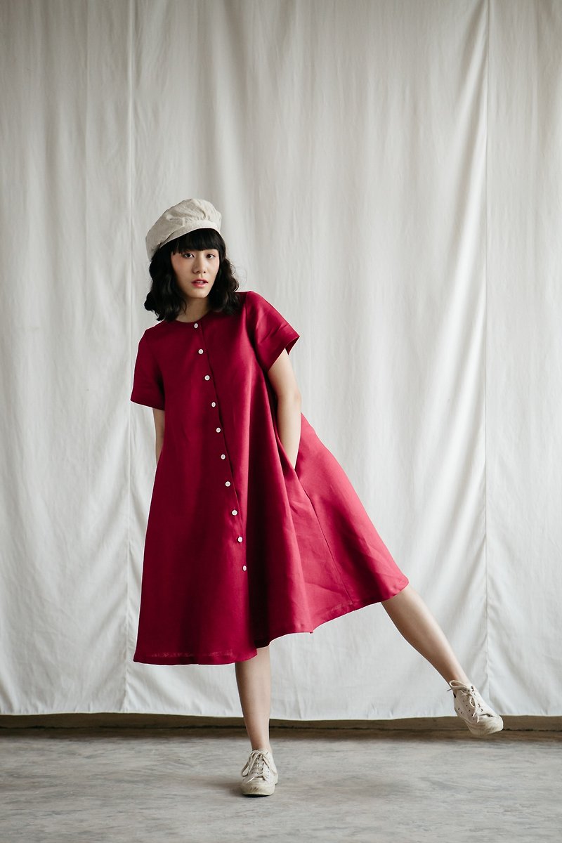 A-line Linen Dress with Shell Button in Ruby - ชุดเดรส - ผ้าฝ้าย/ผ้าลินิน สีแดง