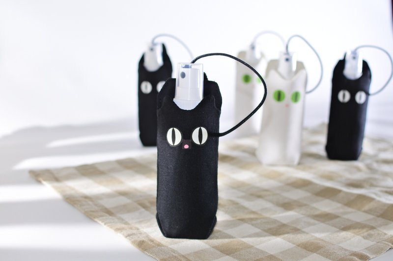 Minimalist cat alcohol spray bottle go out storage bag alcohol hand sanitizer mask epidemic prevention supplies birthday exchange - หน้ากาก - ผ้าฝ้าย/ผ้าลินิน 