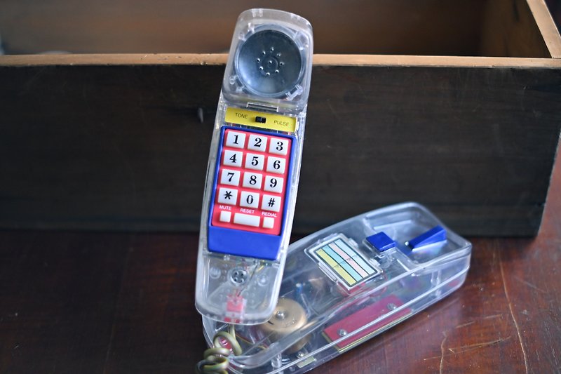 台湾の初期の透明電話 - 置物 - プラスチック 多色