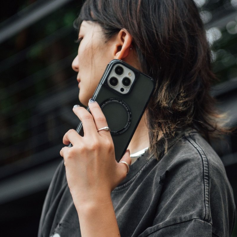 iPhone 15 series Saido low-profile style magnetic anti-fall phone case with buckle - black - Phone Cases - Other Materials Black