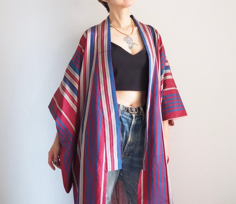 【日本製造】復古條紋絲綢和服、男女通用和服禮服、禮物 - 洋裝/連身裙 - 絲．絹 