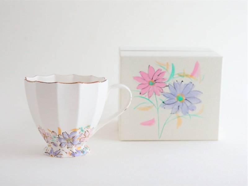 瓷 咖啡杯 - Mug with autumn cherry blossom name The flower mug has a cute and mature atmosphere Texture like icing cream Boxed Free wrapping
