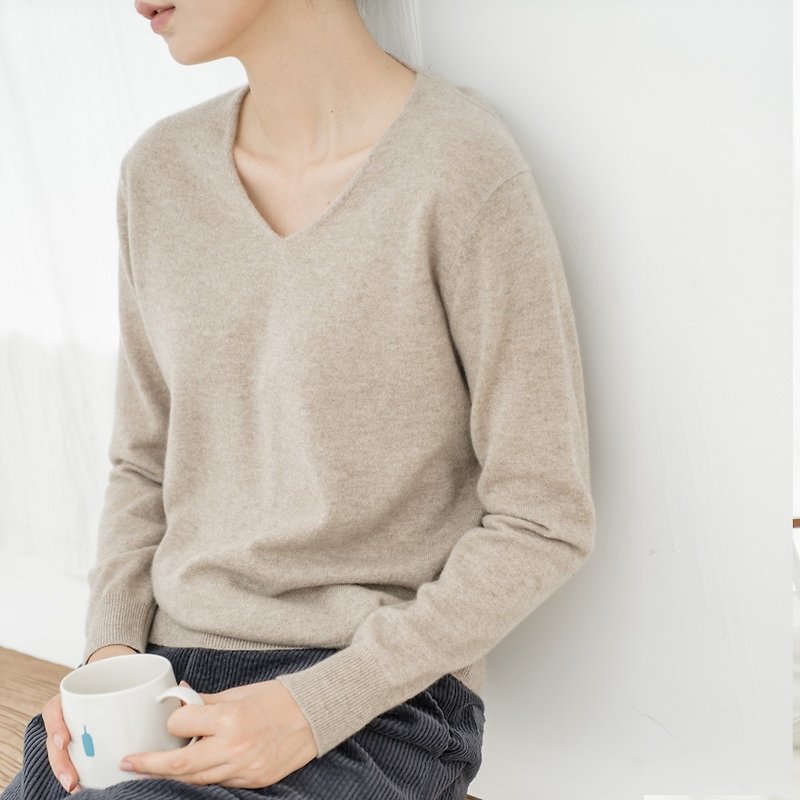 100%cashmere non-dyeing V-neck sweater SH180403 - สเวตเตอร์ผู้หญิง - ขนแกะ สีกากี