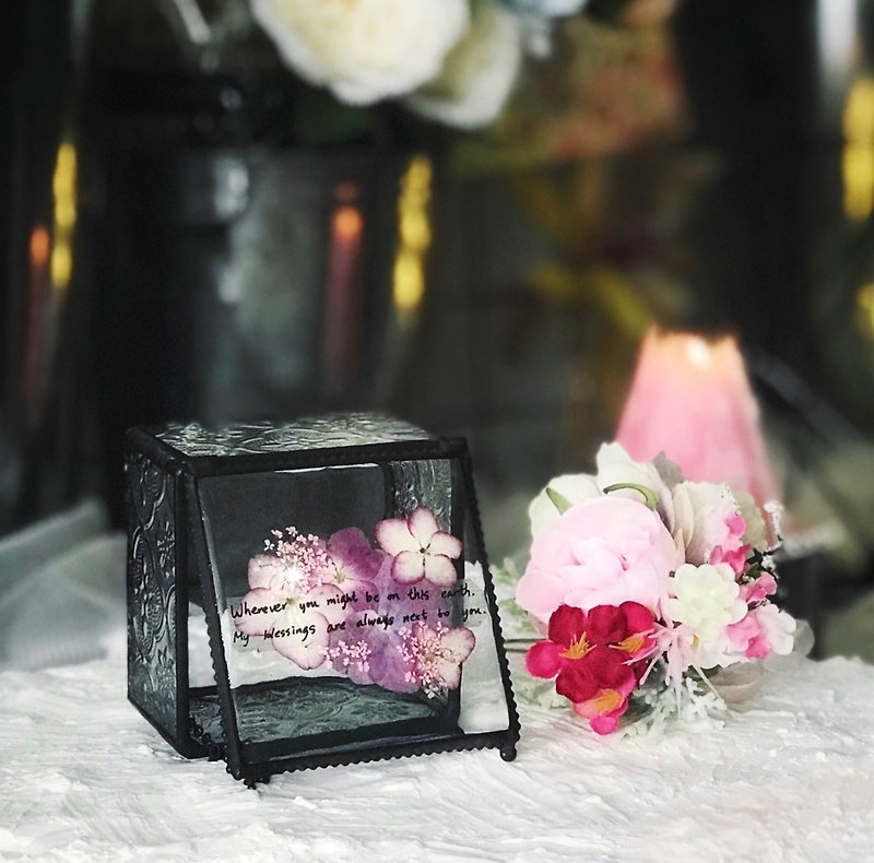 Pressed flower with Handwriting Accessory Jewelry Glass Box/ Wedding Gifts - ของวางตกแต่ง - แก้ว 
