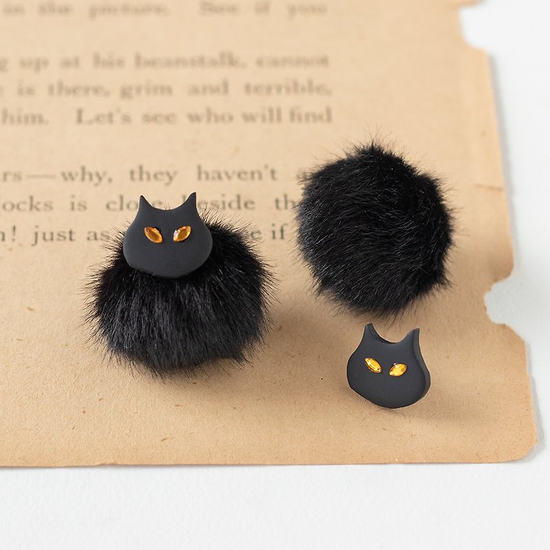Small Size cat and pompom earrings / black cat - Earrings & Clip-ons - Plastic Black