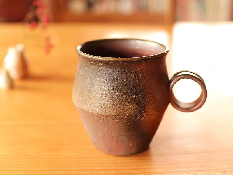 Bizen coffee cup (wild grass) c 9 - 008 - แก้วมัค/แก้วกาแฟ - ดินเผา สีนำ้ตาล