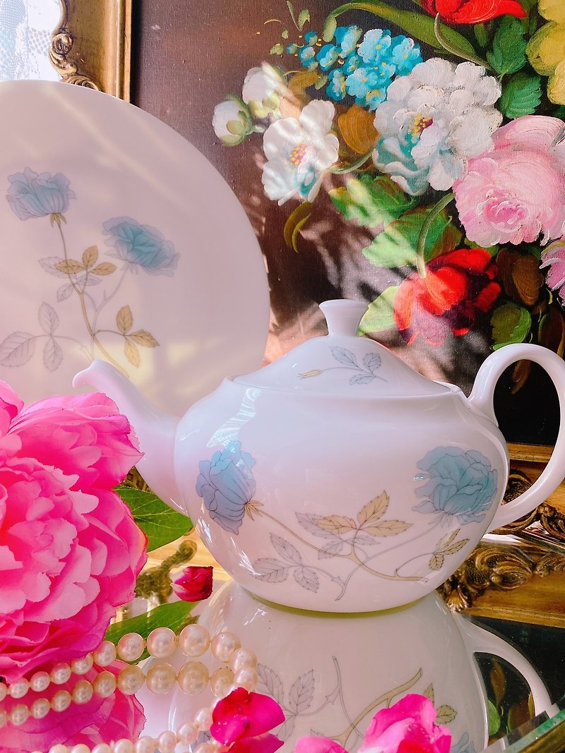 British bone china royal queen Wedgwood Ice Rose ice rose teapot designated buyer subscript - เครื่องทำกาแฟ - เครื่องลายคราม สีน้ำเงิน